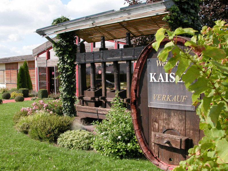 Weinhof Kaiser - KAISER Weine & KAISER Sekt - Weinpresse